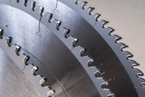 Im Detail von links nach rechts: LEUCO Kunststoffe, LEUCO Solid Surface, LEUCO g5-System
